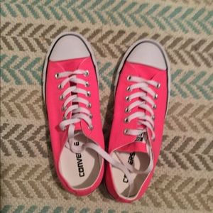 converse women’s 8 men’s 6